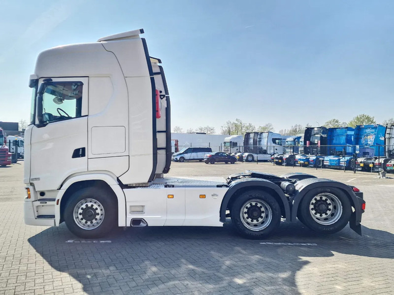 Scania S580 V8 NGS Highline 6x2 - Retarder - Full air - 3.15 WB - Navi - Led - Gjysmë-kamion: foto 4 Scania S580 V8 NGS Highline 6x2 - Retarder - Full air - 3.15 WB - Navi - Led - Gjysmë-kamion: foto 4