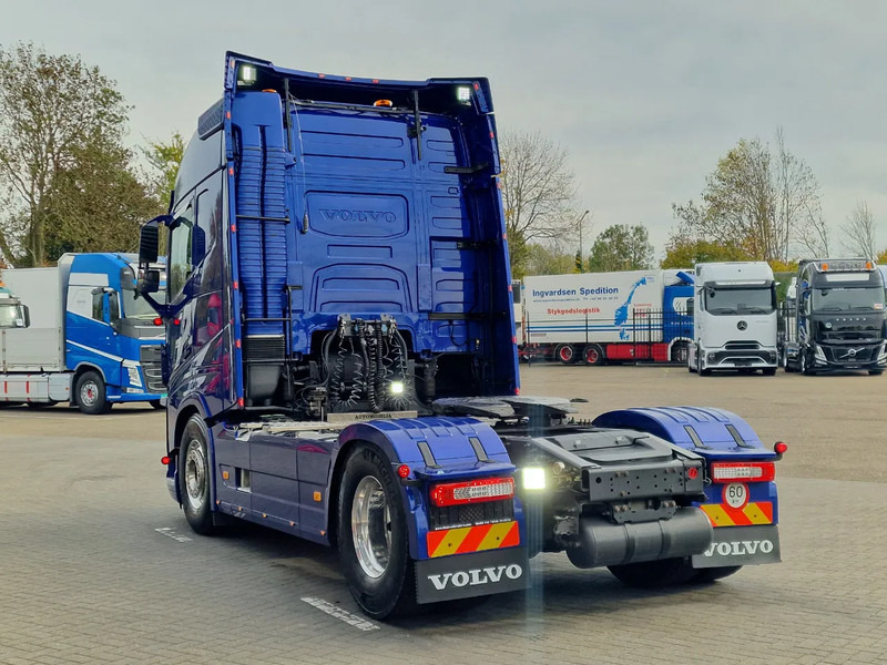 Volvo FH 13.500 Globetrotter 4x2 - Full air - Bull bar - Leather - Fridge - Lightbar - Gjysmë-kamion: foto 5 Volvo FH 13.500 Globetrotter 4x2 - Full air - Bull bar - Leather - Fridge - Lightbar - Gjysmë-kamion: foto 5