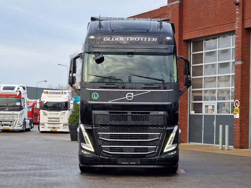 Volvo FH 13.500 Globetrotter XL 4x2 - NEW - Full spec - I parkcool - Full air - - Gjysmë-kamion: foto 2 Volvo FH 13.500 Globetrotter XL 4x2 - NEW - Full spec - I parkcool - Full air - - Gjysmë-kamion: foto 2