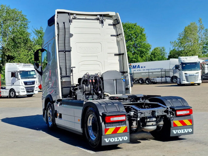 Volvo FH 13.500 Globetrotter XL 4x2 - NEW - Full spec - I parkcool - Full air - - Gjysmë-kamion: foto 5 Volvo FH 13.500 Globetrotter XL 4x2 - NEW - Full spec - I parkcool - Full air - - Gjysmë-kamion: foto 5