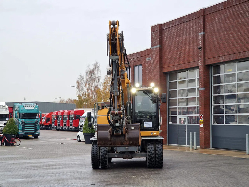 Liebherr A916 - 110 KW - Central Greasing - Camera - Ekskavator me goma: foto 5 Liebherr A916 - 110 KW - Central Greasing - Camera - Ekskavator me goma: foto 5