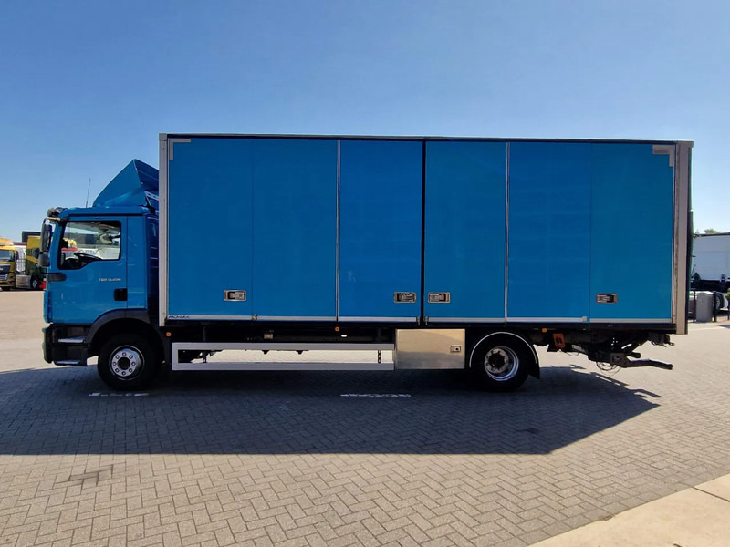 MAN TGM 15.250 4x2 - Box truck with sidedoors - Loadlift - Euro 5 - Automatic - Camera - Kamion vagonetë: foto 4 MAN TGM 15.250 4x2 - Box truck with sidedoors - Loadlift - Euro 5 - Automatic - Camera - Kamion vagonetë: foto 4