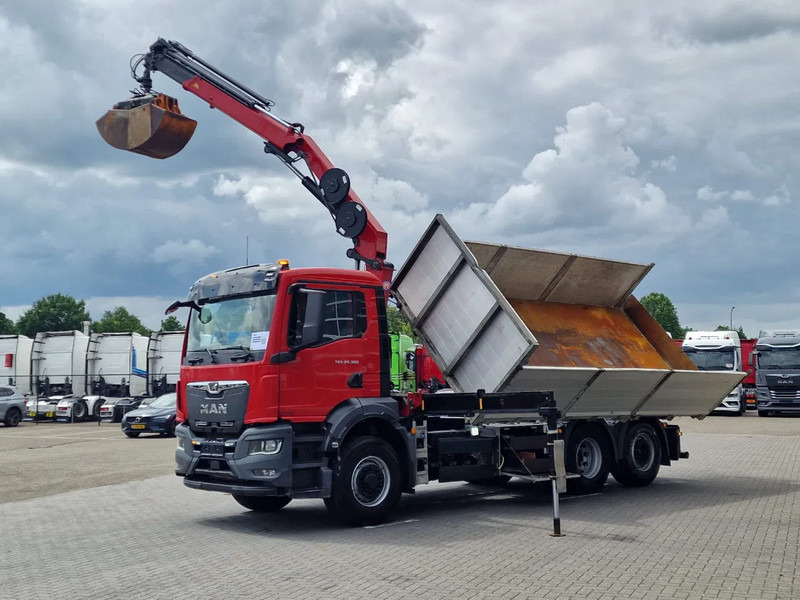MAN TGS 26.360 6x4 Hydrodrive / Crane HMF1920K-RCS / 3 way tipper HMF / Low KM 110.700! - Kamion me vinç: foto 3 MAN TGS 26.360 6x4 Hydrodrive / Crane HMF1920K-RCS / 3 way tipper HMF / Low KM 110.700! - Kamion me vinç: foto 3