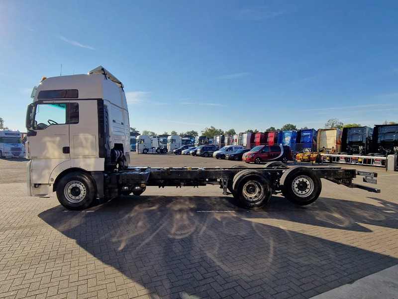 MAN TGX 26.500 6x2 XXL - Chassis - Full air - Night clima - AS Tronic - - Kamion kabinë-shasi: foto 4 MAN TGX 26.500 6x2 XXL - Chassis - Full air - Night clima - AS Tronic - - Kamion kabinë-shasi: foto 4