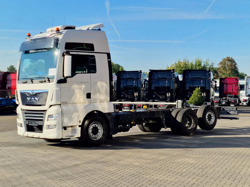 MAN TGX 26.500 6x2 XXL - Chassis - Full air - Night clima - AS Tronic - - Kamion kabinë-shasi: foto 3 MAN TGX 26.500 6x2 XXL - Chassis - Full air - Night clima - AS Tronic - - Kamion kabinë-shasi: foto 3