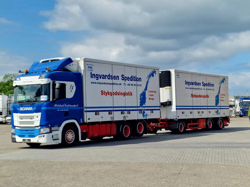 Scania R500 NGS B6X2NB / Trailer-Bygg 12-2004 / Frigobox Sidedoors / Rohrbahen / hooks - Kamion frigorifer: foto 3 Scania R500 NGS B6X2NB / Trailer-Bygg 12-2004 / Frigobox Sidedoors / Rohrbahen / hooks - Kamion frigorifer: foto 3