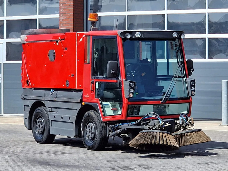 Schmidt Swingo 200 + - 4 wheel steering - Dutch Registration - Makineri fshirëse-thithëse: foto 1 Schmidt Swingo 200 + - 4 wheel steering - Dutch Registration - Makineri fshirëse-thithëse: foto 1