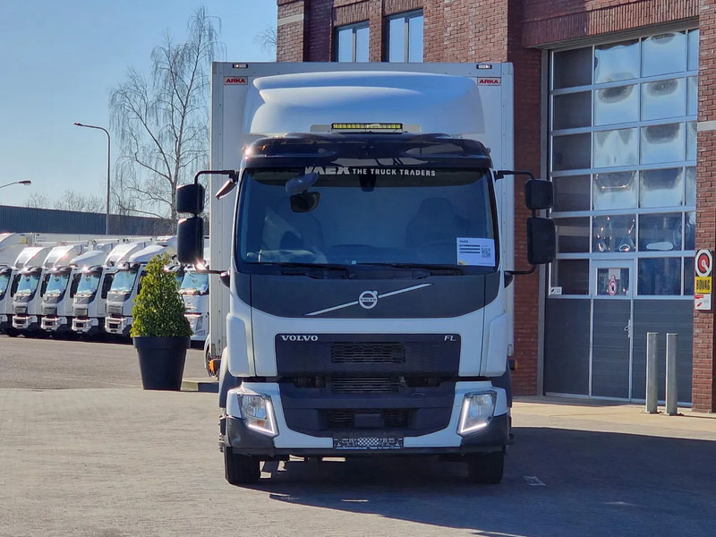Volvo FL 250 4x2 Box truck, loading lift, 12T - Kamion vagonetë: foto 2 Volvo FL 250 4x2 Box truck, loading lift, 12T - Kamion vagonetë: foto 2