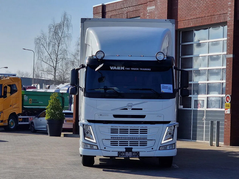Volvo FM 330 4x2 - Carrier MT 18 Frigo - Loadlift - Full air - Sleepercab - Kamion frigorifer: foto 2 Volvo FM 330 4x2 - Carrier MT 18 Frigo - Loadlift - Full air - Sleepercab - Kamion frigorifer: foto 2