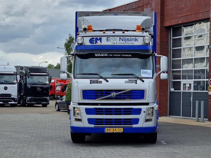 Volvo FM 380 6x2 - 2/3 stock Berdex Livestock - 54M3 - Weighbridge - I shift - Kamion bagëtish: foto 2 Volvo FM 380 6x2 - 2/3 stock Berdex Livestock - 54M3 - Weighbridge - I shift - Kamion bagëtish: foto 2