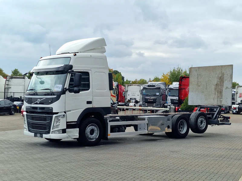 Volvo FM 380 Globetrotter 6x2 Chassis - Loadlift - 4.90 WB - Full air - Low KM - Kamion kabinë-shasi: foto 3 Volvo FM 380 Globetrotter 6x2 Chassis - Loadlift - 4.90 WB - Full air - Low KM - Kamion kabinë-shasi: foto 3