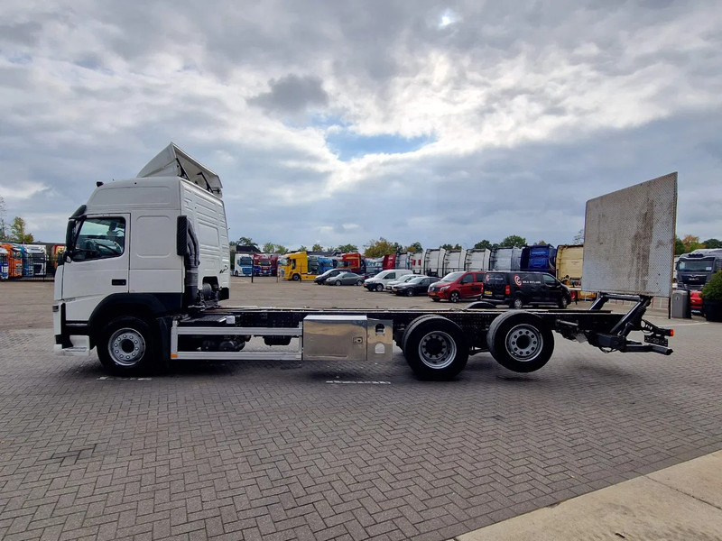 Volvo FM 380 Globetrotter 6x2 Chassis - Loadlift - 4.90 WB - Full air - Low KM - Kamion kabinë-shasi: foto 4 Volvo FM 380 Globetrotter 6x2 Chassis - Loadlift - 4.90 WB - Full air - Low KM - Kamion kabinë-shasi: foto 4