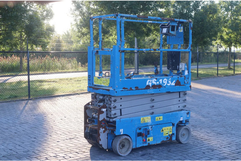 Genie GS-1932 | 7.8 METER | 227 KG - Ngritës gërshërë: foto 3 Genie GS-1932 | 7.8 METER | 227 KG - Ngritës gërshërë: foto 3