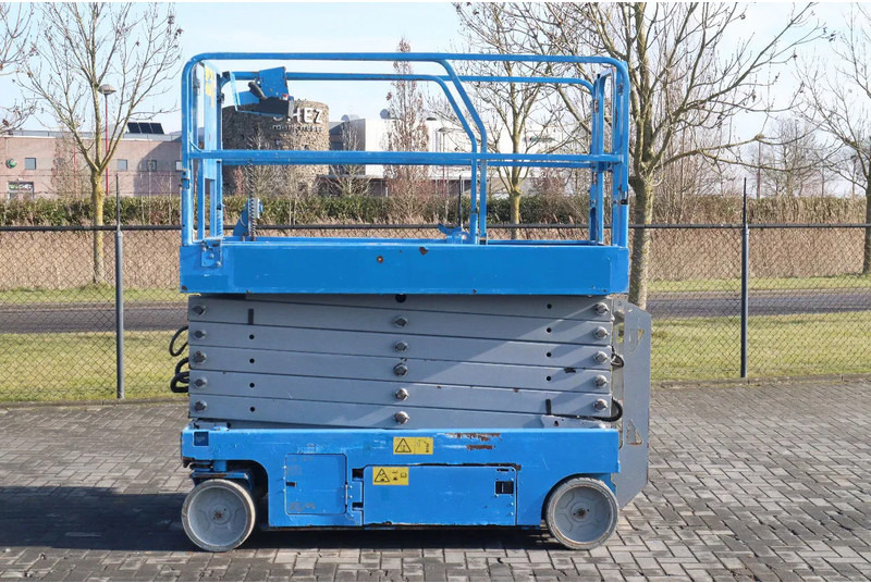Genie GS-4047 | 14 METER | 350 KG - Ngritës gërshërë: foto 1 Genie GS-4047 | 14 METER | 350 KG - Ngritës gërshërë: foto 1