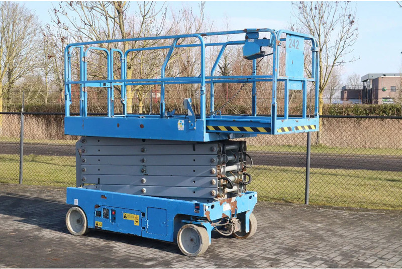 Genie GS-4047 | 14 METER | 350 KG - Ngritës gërshërë: foto 5 Genie GS-4047 | 14 METER | 350 KG - Ngritës gërshërë: foto 5