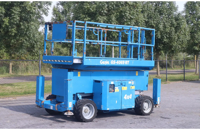 Genie GS-4069 RT | DIESEL | 14 METER - Ngritës gërshërë: foto 3 Genie GS-4069 RT | DIESEL | 14 METER - Ngritës gërshërë: foto 3