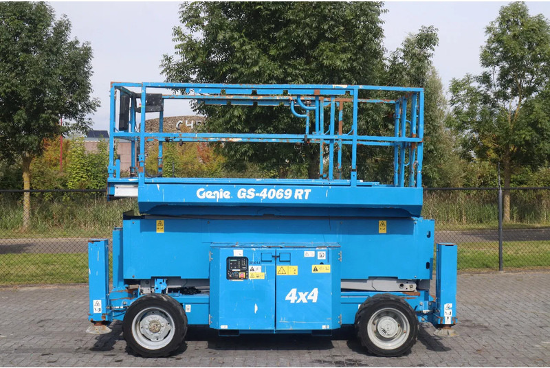 Genie GS-4069 RT | DIESEL | 14 METER - Ngritës gërshërë: foto 1 Genie GS-4069 RT | DIESEL | 14 METER - Ngritës gërshërë: foto 1