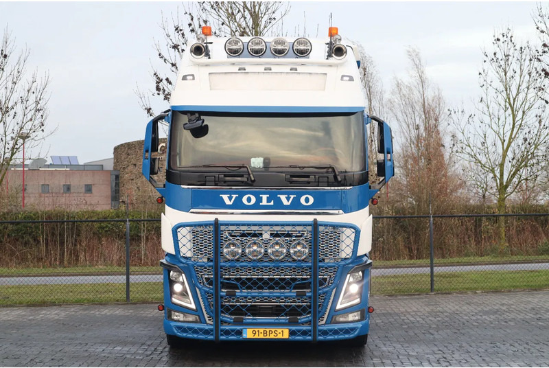 Volvo FH 16.650 6X2 | RETARDER | SPECIAL BUILT | SPECIAL INTERIOR | EURO 6 - Gjysmë-kamion: foto 2 Volvo FH 16.650 6X2 | RETARDER | SPECIAL BUILT | SPECIAL INTERIOR | EURO 6 - Gjysmë-kamion: foto 2