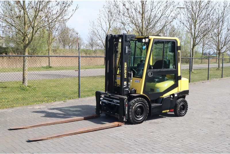 Hyster H2.5 A | BOOM SUSPENSION | SIDESHIFT | FORK EXTENTIONS | FORK POSITIONERS - Pirun më naftë: foto 2 Hyster H2.5 A | BOOM SUSPENSION | SIDESHIFT | FORK EXTENTIONS | FORK POSITIONERS - Pirun më naftë: foto 2