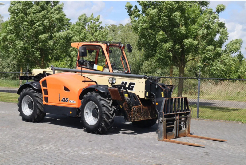 JLG 3614 RS | HYDR. FORKS | BUCKET | LOW HOURS - Ekskavator teleskopik: foto 5 JLG 3614 RS | HYDR. FORKS | BUCKET | LOW HOURS - Ekskavator teleskopik: foto 5