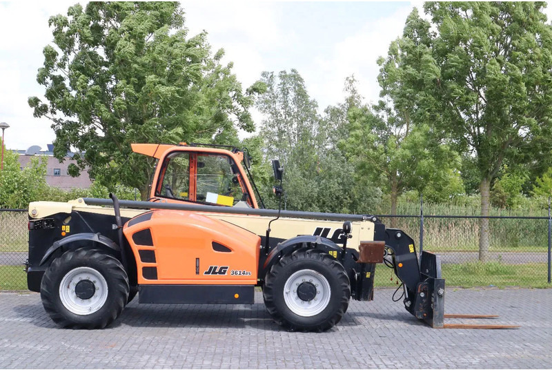 JLG 3614 RS | HYDR. FORKS | BUCKET | LOW HOURS - Ekskavator teleskopik: foto 4 JLG 3614 RS | HYDR. FORKS | BUCKET | LOW HOURS - Ekskavator teleskopik: foto 4