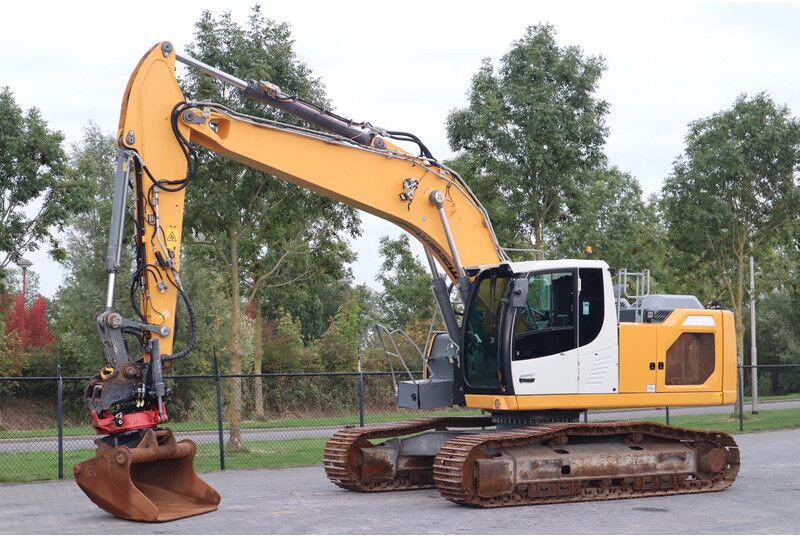 Liebherr R924 WLC | ROTOTILT R8 | BUCKET | - Ekskavator me zinxhirë: foto 2 Liebherr R924 WLC | ROTOTILT R8 | BUCKET | - Ekskavator me zinxhirë: foto 2