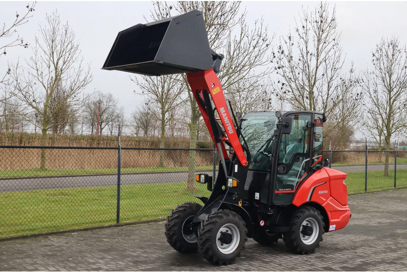 Manitou MLA 4-50 H | BUCKET | QUICK COUPLER | NEW UNUSED - Fadrom me goma: foto 2 Manitou MLA 4-50 H | BUCKET | QUICK COUPLER | NEW UNUSED - Fadrom me goma: foto 2