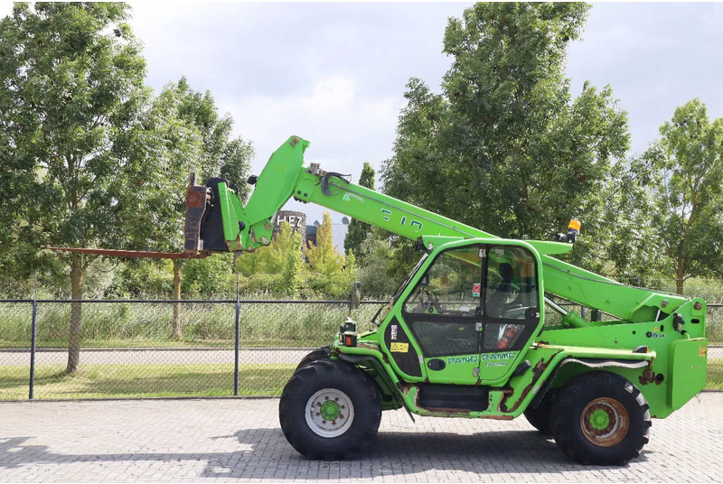 Merlo P72.10 | HYDR FORKS | 7.2 TON | 10 METER - Ekskavator teleskopik: foto 1 Merlo P72.10 | HYDR FORKS | 7.2 TON | 10 METER - Ekskavator teleskopik: foto 1