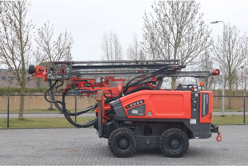 Sandvik 2 PIECES COMMANDO DC 300 RI S5 | ONLY 470 DRILLING HOURS - Sondë shpimi: foto 4 Sandvik 2 PIECES COMMANDO DC 300 RI S5 | ONLY 470 DRILLING HOURS - Sondë shpimi: foto 4