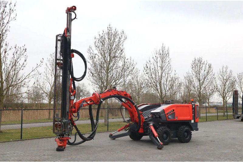 Sandvik 2 PIECES COMMANDO DC 300 RI S5 | ONLY 470 DRILLING HOURS - Sondë shpimi: foto 2 Sandvik 2 PIECES COMMANDO DC 300 RI S5 | ONLY 470 DRILLING HOURS - Sondë shpimi: foto 2