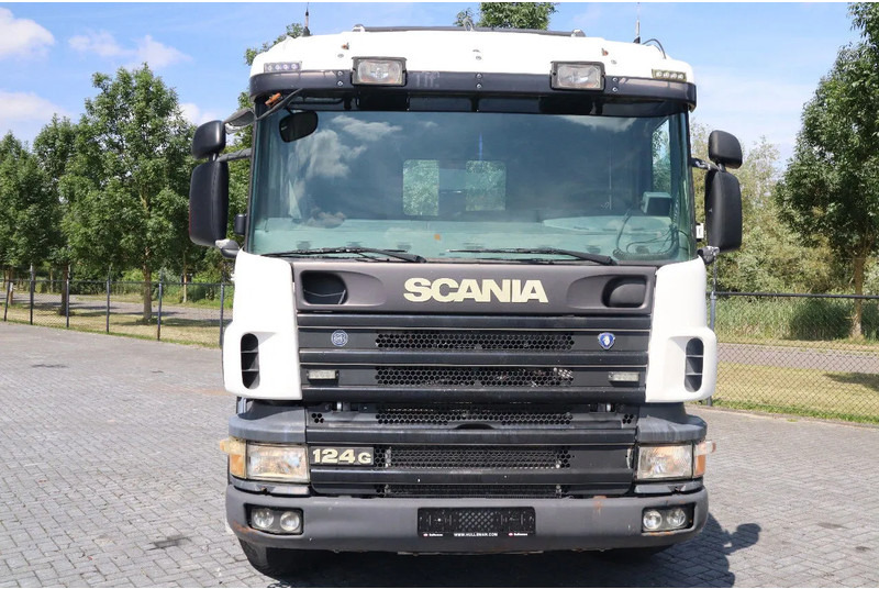 Scania P124-420 | 8X4 | HOOKLIFT | MANUAL | BIG AXLES | EURO 3 - Kamion vetëngarkues: foto 2 Scania P124-420 | 8X4 | HOOKLIFT | MANUAL | BIG AXLES | EURO 3 - Kamion vetëngarkues: foto 2