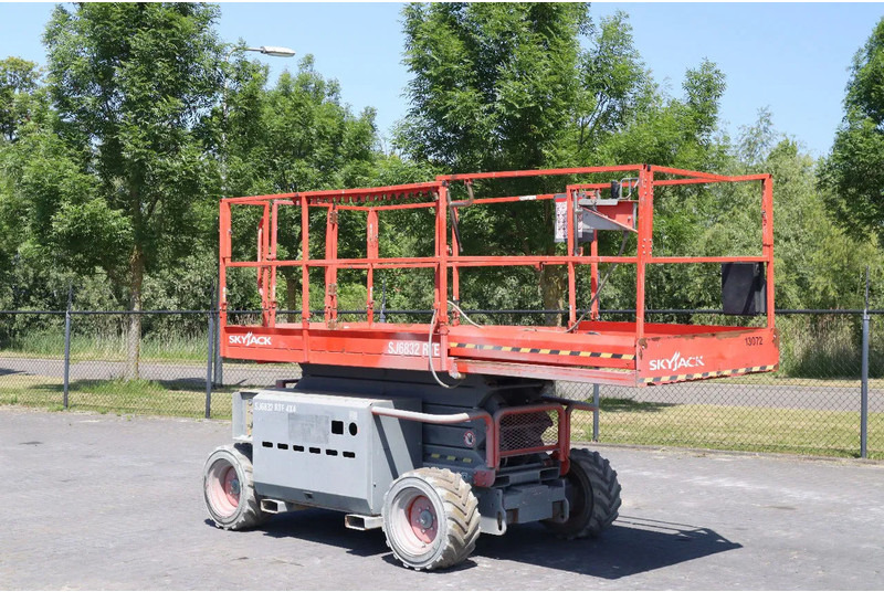 Skyjack SJ 6832 RTE | 12 METER | 454 KG - Ngritës gërshërë: foto 5 Skyjack SJ 6832 RTE | 12 METER | 454 KG - Ngritës gërshërë: foto 5