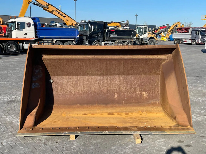 UFO HTS | 7 M3 | HIGH TIP BUCKET | VOLVO L220H | NEW BLADE - Kovë për Makineri ndërtimi: foto 2 UFO HTS | 7 M3 | HIGH TIP BUCKET | VOLVO L220H | NEW BLADE - Kovë për Makineri ndërtimi: foto 2