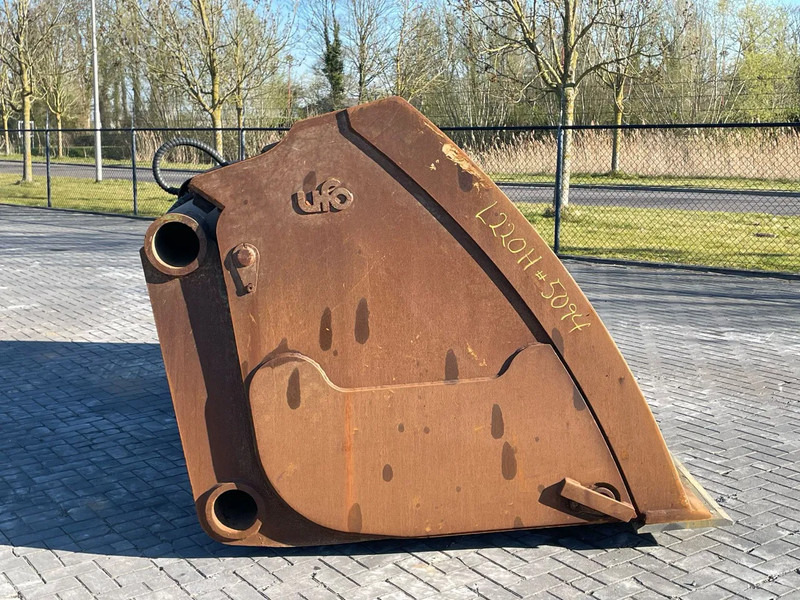 UFO HTS | 7 M3 | HIGH TIP BUCKET | VOLVO L220H | NEW BLADE - Kovë për Makineri ndërtimi: foto 4 UFO HTS | 7 M3 | HIGH TIP BUCKET | VOLVO L220H | NEW BLADE - Kovë për Makineri ndërtimi: foto 4