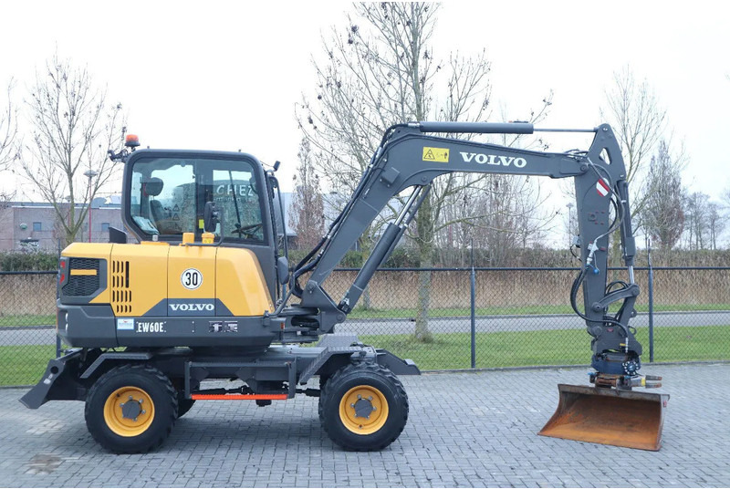Volvo EW 60 E | DEMO | 30 KM/H | ROTOTILT + GRIPPER | BUCKET - Ekskavator me goma: foto 4 Volvo EW 60 E | DEMO | 30 KM/H | ROTOTILT + GRIPPER | BUCKET - Ekskavator me goma: foto 4
