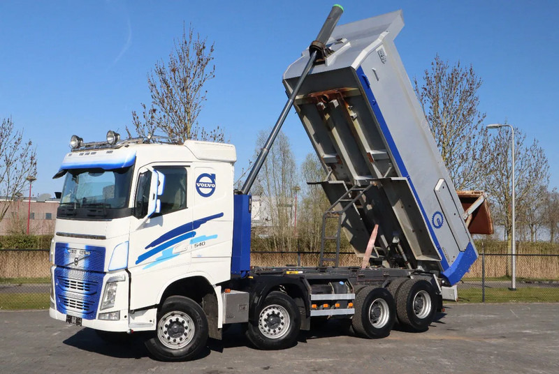 Volvo FH 540 | 8X4 | TANDEMLIFT | RETARDER | BIG AXLES | EURO 6 - Kamion vetëshkarkues: foto 1 Volvo FH 540 | 8X4 | TANDEMLIFT | RETARDER | BIG AXLES | EURO 6 - Kamion vetëshkarkues: foto 1