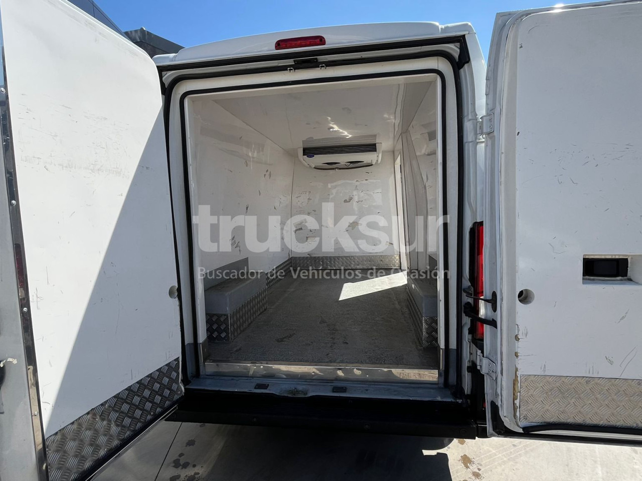 CITROEN 120.35 L3H2 FRC-X - Kamion frigorifer: foto 4 CITROEN 120.35 L3H2 FRC-X - Kamion frigorifer: foto 4