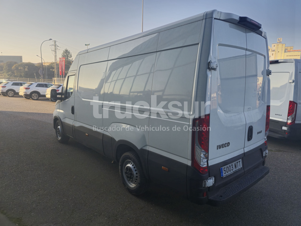 IVECO DAILY 35S16V 12M3 - Kamioncine me kontinier: foto 4 IVECO DAILY 35S16V 12M3 - Kamioncine me kontinier: foto 4