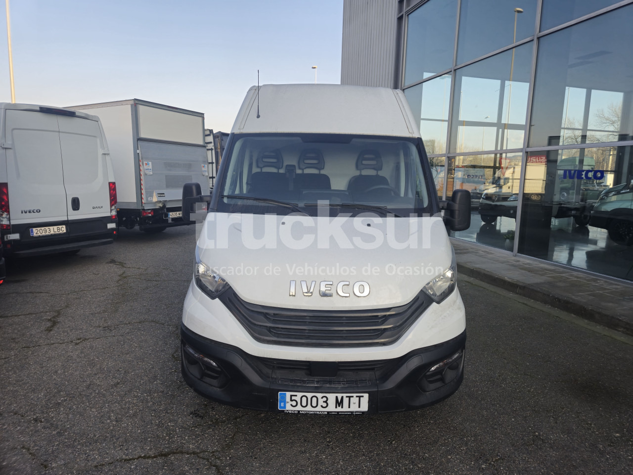 IVECO DAILY 35S16V 12M3 - Kamioncine me kontinier: foto 2 IVECO DAILY 35S16V 12M3 - Kamioncine me kontinier: foto 2