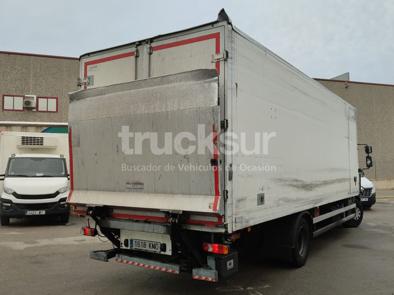 RENAULT D 14.240 - Kamion vagonetë: foto 3 RENAULT D 14.240 - Kamion vagonetë: foto 3