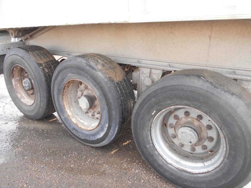 General Trailers - Gjysmë rimorkio vetëshkarkuese: foto 3 General Trailers - Gjysmë rimorkio vetëshkarkuese: foto 3