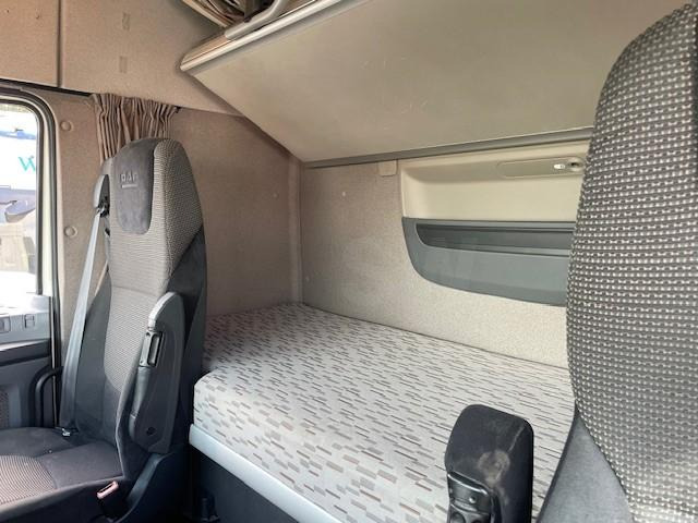 Gjysmë-kamion DAF XF105 460: foto 7