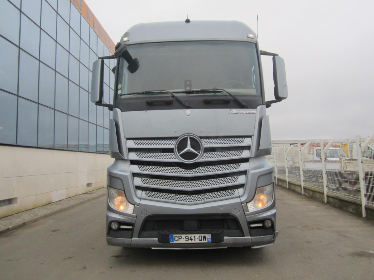 Mercedes Actros 1845 - Gjysmë-kamion: foto 2 Mercedes Actros 1845 - Gjysmë-kamion: foto 2