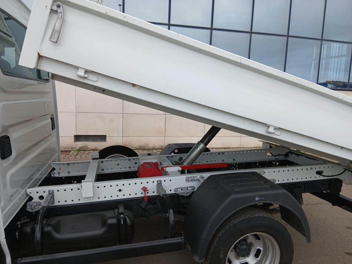 Iveco 35.140 - Kamioncine vetëshkarkuese: foto 5 Iveco 35.140 - Kamioncine vetëshkarkuese: foto 5