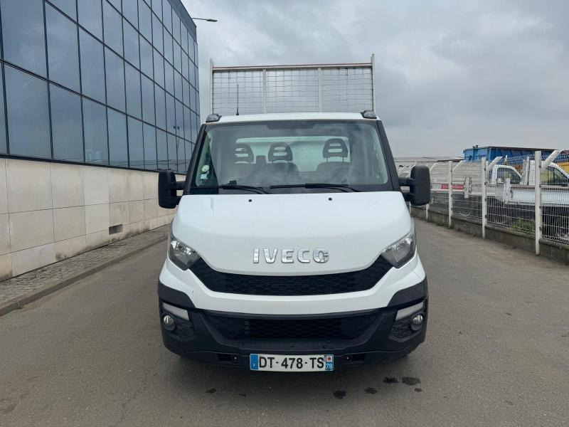 Iveco Daily 35C15 - Kamioncine vetëshkarkuese: foto 2 Iveco Daily 35C15 - Kamioncine vetëshkarkuese: foto 2