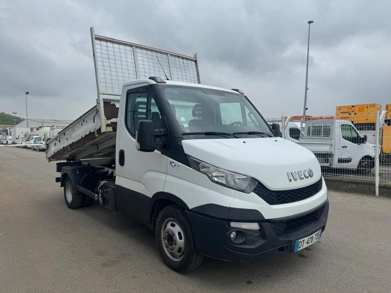 Iveco Daily 35C15 - Kamioncine vetëshkarkuese: foto 3 Iveco Daily 35C15 - Kamioncine vetëshkarkuese: foto 3