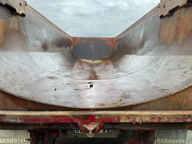 Kaiser - Gjysmë rimorkio vetëshkarkuese: foto 5 Kaiser - Gjysmë rimorkio vetëshkarkuese: foto 5