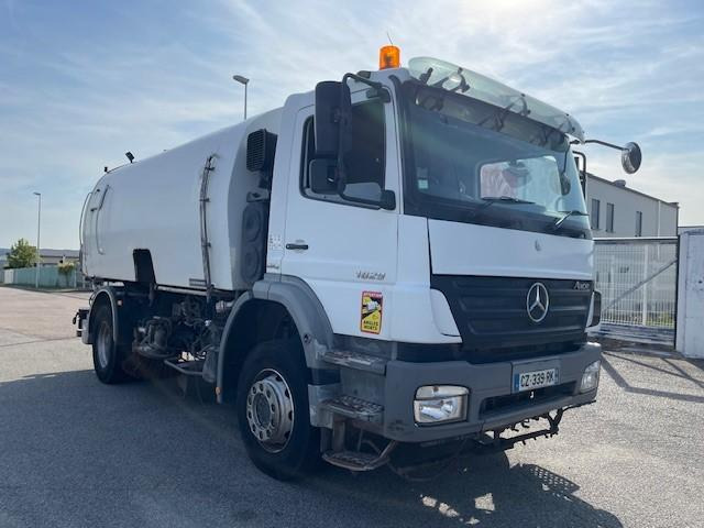 Mercedes Axor 1829 - Makinë fshirëse për rrugët: foto 2 Mercedes Axor 1829 - Makinë fshirëse për rrugët: foto 2