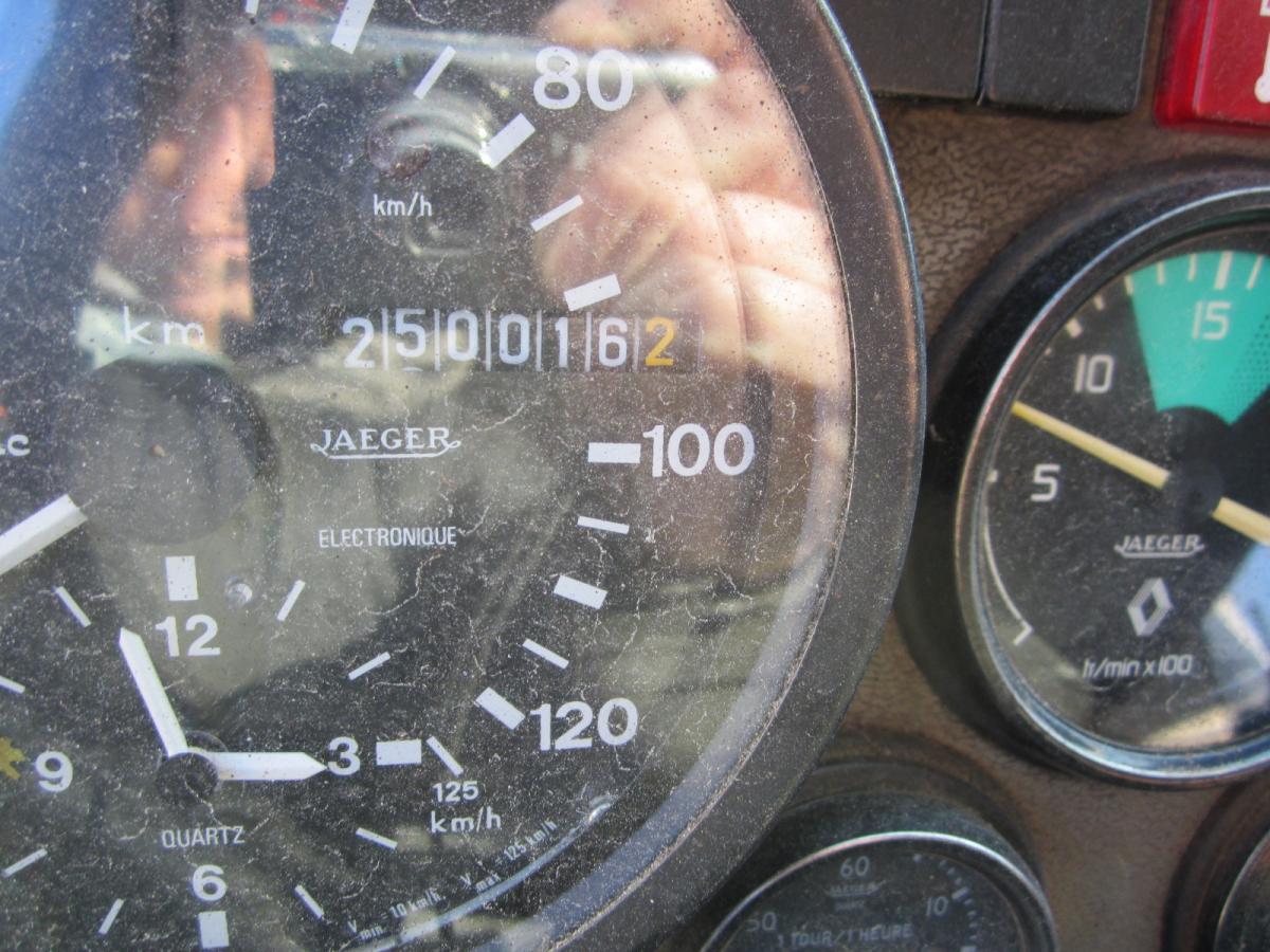 Autobitumatrice Renault G 300: foto 14 Autobitumatrice Renault G 300: foto 14