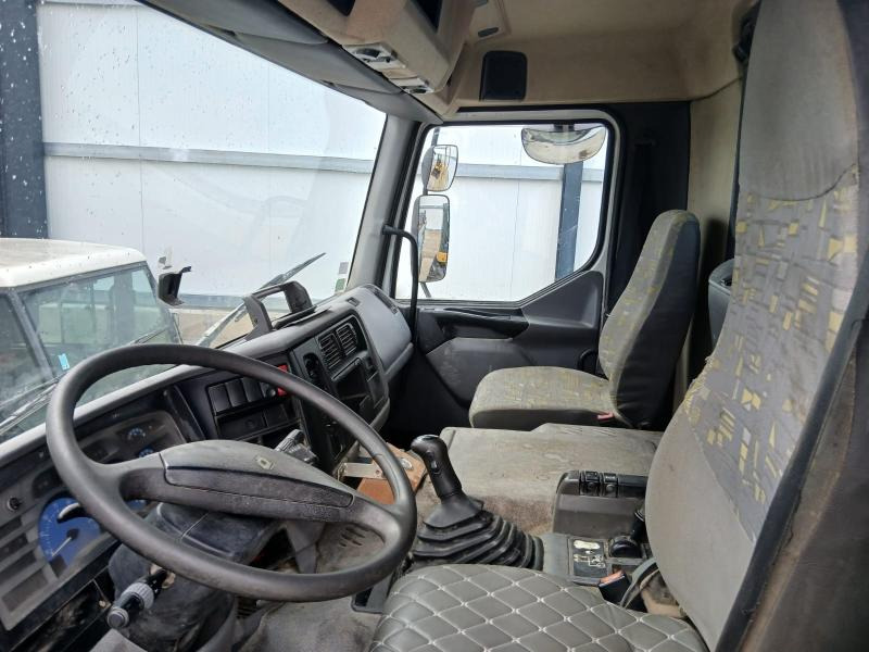 Renault Kerax 320 DCI - Kamion vetëshkarkues: foto 3 Renault Kerax 320 DCI - Kamion vetëshkarkues: foto 3